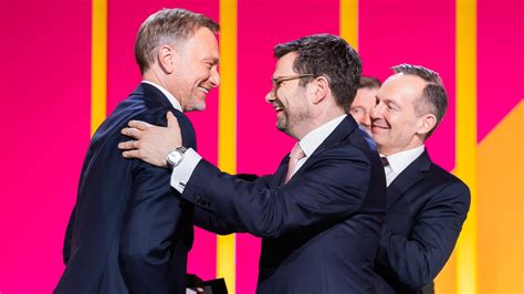 FDP Bundesparteitag Lindner wirbt für liberale Positionen in der