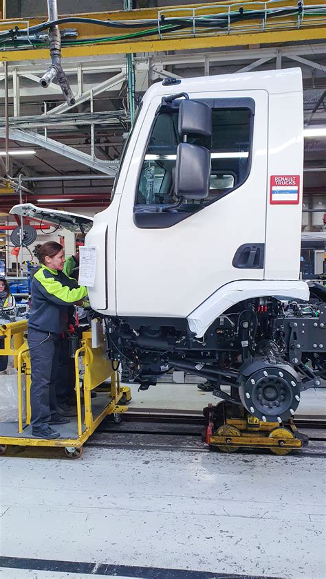 RENAULT TRUCKS STARTS SERIAL PRODUCTION OF ITS ELECTRIC TRUCKS