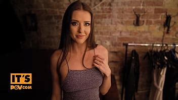 POV Coño público follando con la chica caliente Sybil XVIDEOS