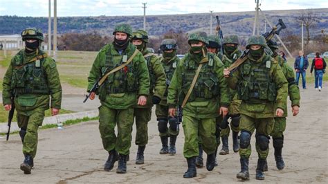 В российскую армию планируют вернуть должность "политрука"