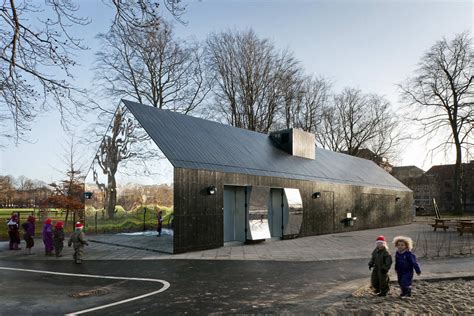 Mirror House / MLRP | ArchDaily