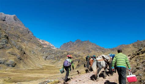 Caminata A Lares Machu Picchu D As Noches Terra Quechua Peru