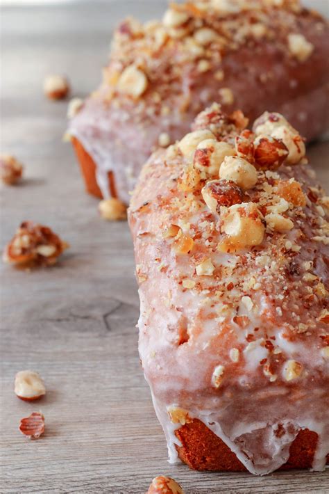 Cake à la vanille spéculoos et éclats de noisettes caramélisées Les