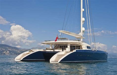 Luxury catamaran yacht Hemisphere — Yacht Charter & Superyacht News