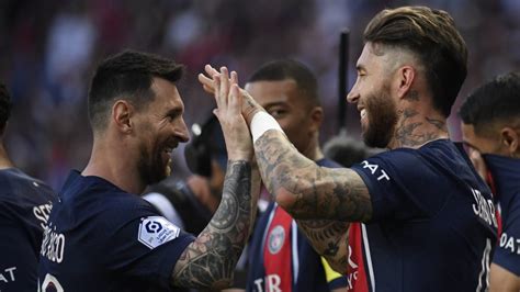 Psg Kalah Di Laga Perpisahan Messi Dan Sergio Ramos Kulit Bundar