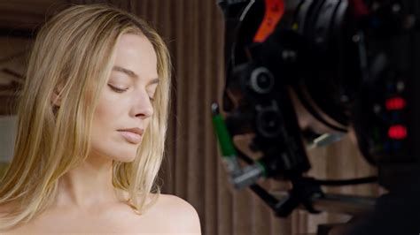 Margot Robbie è la nuova testimonial di Chanel n5 in esclusiva vi