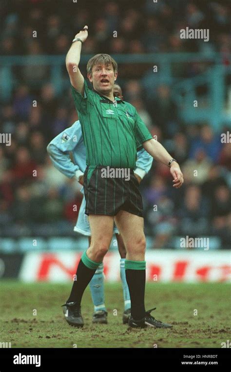 Martin Bodenham Premier League Referee 07 March 1996 Stock Photo Alamy