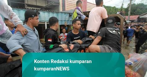 Foto Tim Sar Evakuasi Korban Longsor Tambang Emas Ilegal Di Gorontalo