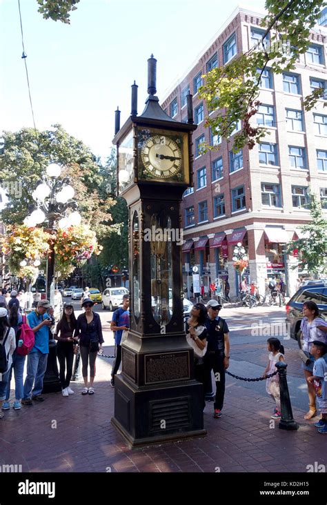 Gastown Vancouver Canada 26th Aug 2017 Tourists Admire The Steam