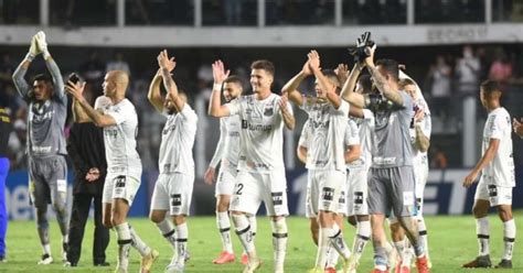 Santos não perde do Red Bull Bragantino há sete jogos mas tem