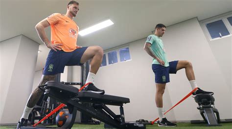 Jogadores Que Atuam No Brasil Fazem Treino Regenerativo Na Sele O