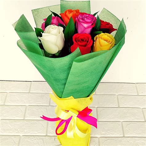 7 Mixed Roses Bouquet Delivery in Sharjah