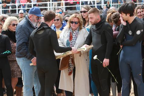 Emotivo Homenaje Surfero A Lvaro Naves En Gij N El Comercio Diario