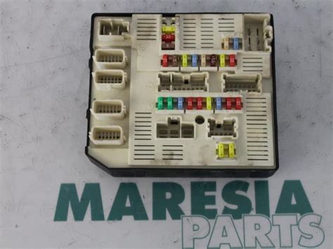 Fuse Box Renault Megane III Coupe 2 0 16V TCe 180 284B65904R