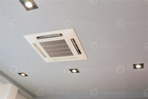 Modern Ceiling Mounted Cassette Type Air Conditioning System