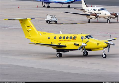 EC JJP Eliance Beechcraft B200 King Air Photo by Alejandro Hernández