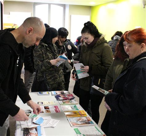 maison des associations Les jeunes intéressés ont pu rencontrer des