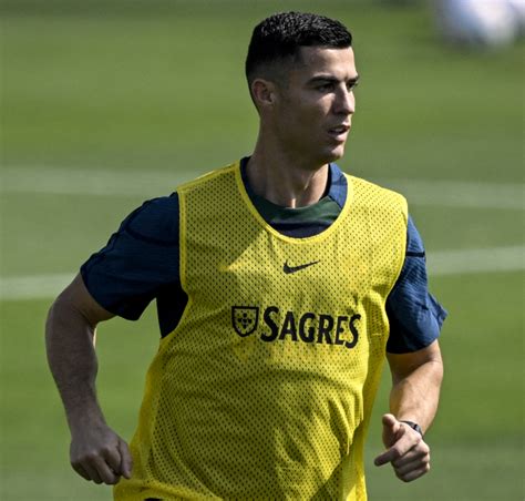 Cristiano Ronaldo Se Torna A Primeira Pessoa Do Mundo A Bater 500 Milhões De Seguidores No