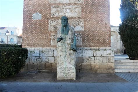 La Estatua Del Cervantista Luis Astrana Mar N Trasladada Para Ubicarse