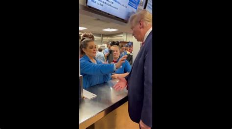 Trump Seen Praying With South Carolina Restaurant Employee During