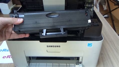 Samsung Xpress Sl M2070 Sl M2070f Replacing The Toner