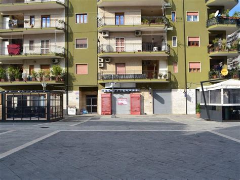 Magazzino Deposito Piazza Bernardino Le Fosse Corigliano Rossano