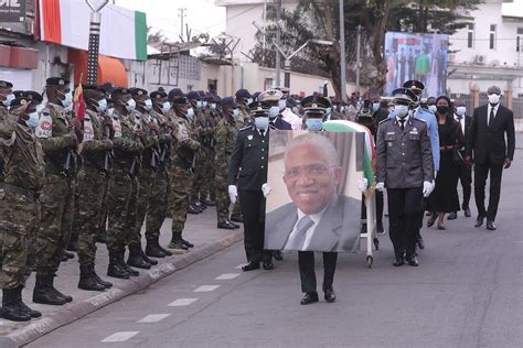 C R Monie Dhommage De La Nation Feu Marcel Zadi Kessy Jeudi