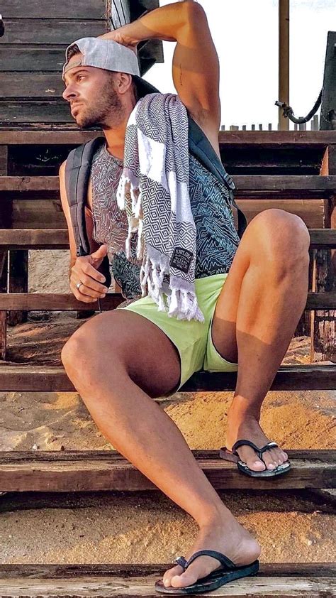 Pin by Imoue Masatako on メンズファッションZ Mens summer outfits Flip flop