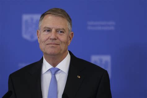 Klaus Iohannis întrebat de ce a ales un avion de lux pentru deplasarea