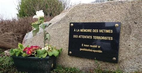 Un Rassemblement En Hommage à Dominique Bernard Lundi à Melgven