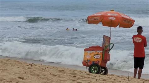 V Deo Guarda Vidas Resgata V Timas Em Praia De Ubatuba