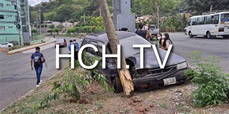 Brutal accidente vial deja pérdidas materiales en el Hato de Enmedio en