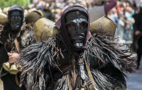 Maschere E Costumi Di Carnevale Nomi E Tradizioni Di Ogni Citt