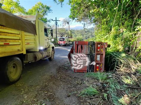 Tras Volcadura En La C Rdoba Orizaba Camioneta Tiene Da Os Materiales