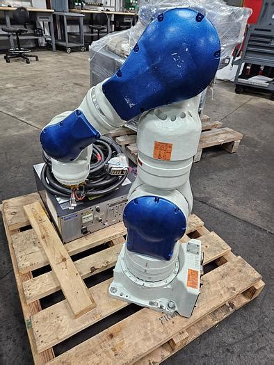 Used Yaskawa Motoman Sia F Industrial Robot With Fs Controller For