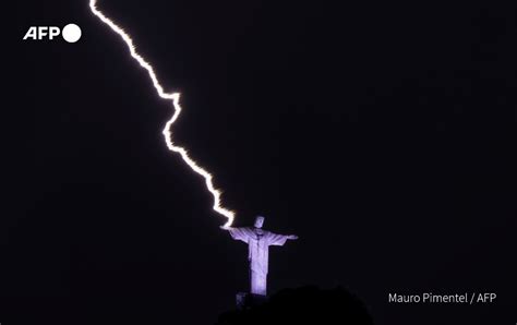 Calumet Dundee On Twitter Rt Afp Bolt From The Heavens Afp