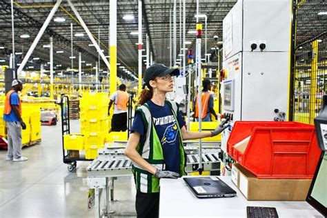 As Amazon Pushes Forward With Robots, Workers Find New Roles - The New ...