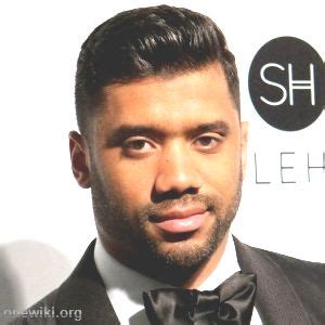 Russell Wilson age, wiki, height, body, family, biography, family, Net ...