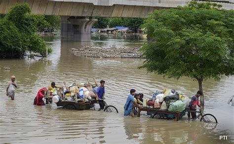 Arvind Kejriwal Announces Rs 10000 For Flood Hit Families In Delhi