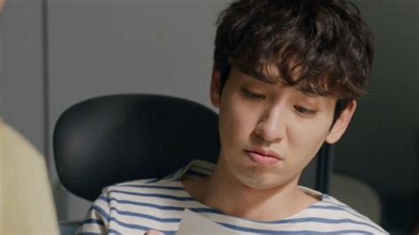 Preview Lovely Runner Episode 15 Song Ji Ho Bisa Duduk Di Atas Bantal