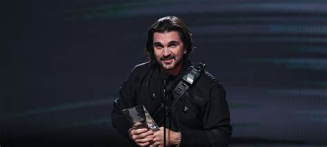 Juanes Y Jay De La Cueva Lanzan Su Particular Versión Del Villancico El Niño Del Tambor