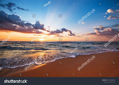 2,116,176 Ocean Beach Sunset Images, Stock Photos & Vectors | Shutterstock