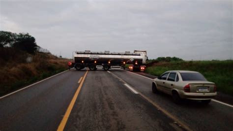 Saída de pista causou interrupção de quase duas horas entre Passo Fundo