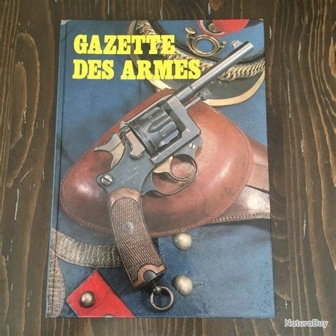 LIVRE GAZETTE DES ARMES 1982 Revues Sur Les Armes 5038922