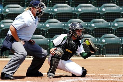 College Softball.: Photo | Softball photography, Softball, Softball team