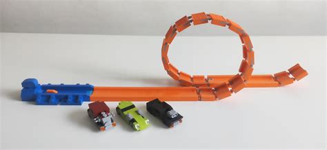 LEGO Trifft Auf Hot Wheels Der Looping Ruft Zusammengebaut