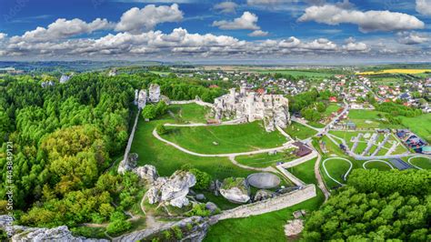 Szlak Orlich Gniazd Zamek Ogrodzieniec We Wsi Podzamcze Stock Photo