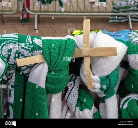 Parkhead Cross Hi Res Stock Photography And Images Alamy