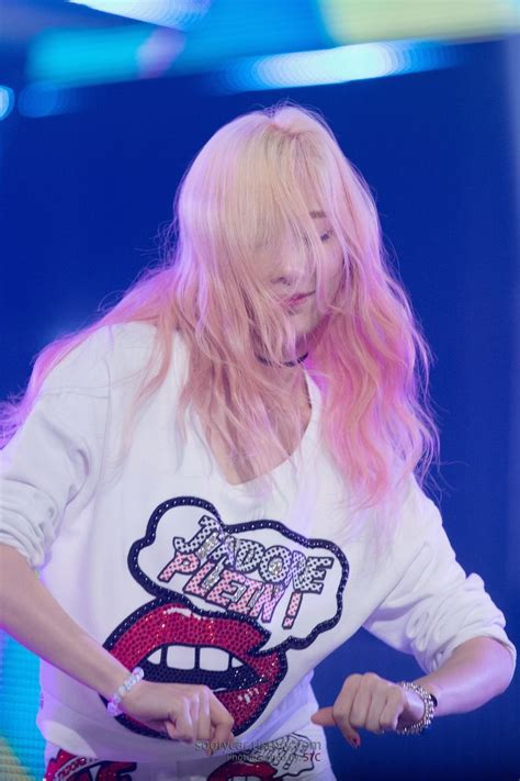 Pin On Snsd Taeyeon