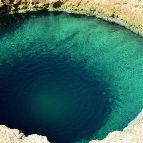 The Great Blue Hole Location: Exploring the Depths of Belize's Natural ...